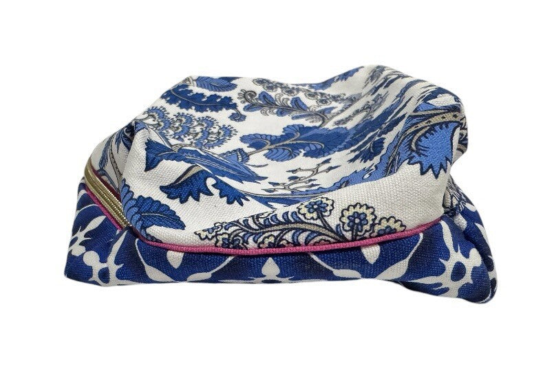 Estee Lauder Makeup Bag.  Bag Fabric Is Made From Recycled Materials.  New5