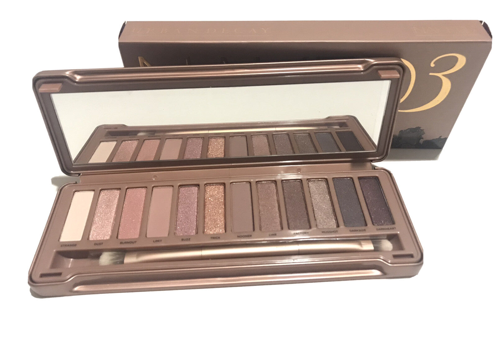 Urban Decay Naked 3 Eyeshadows Palette. New In Box0