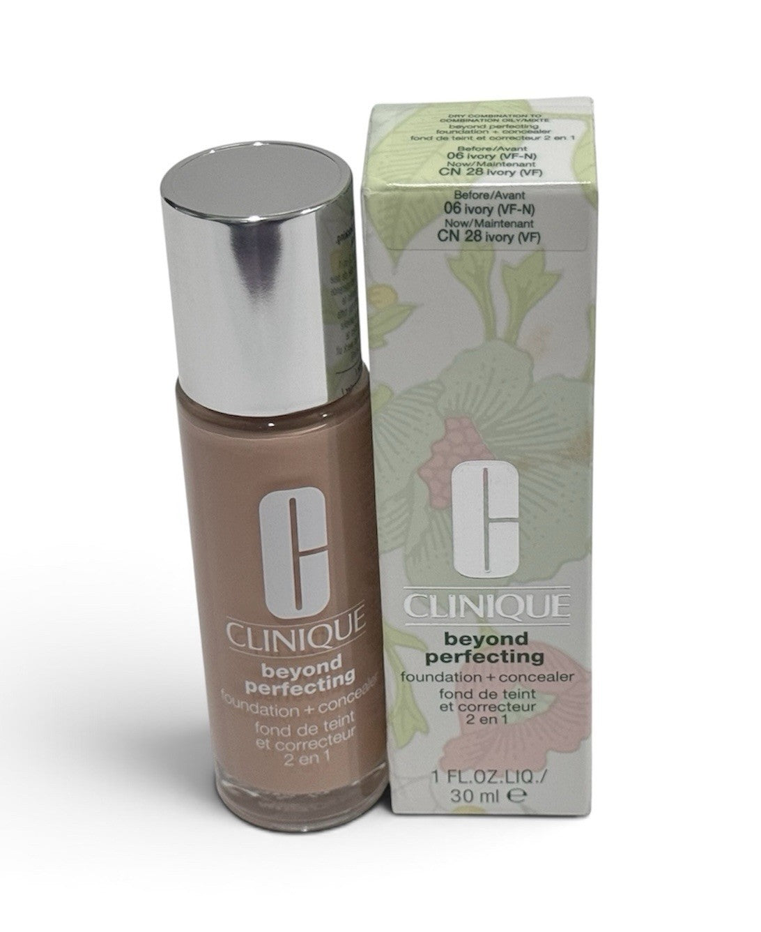 Clinique Beyond Perfecting Foundation + Concealer - Ivory - 1oz/30mL New In Box0