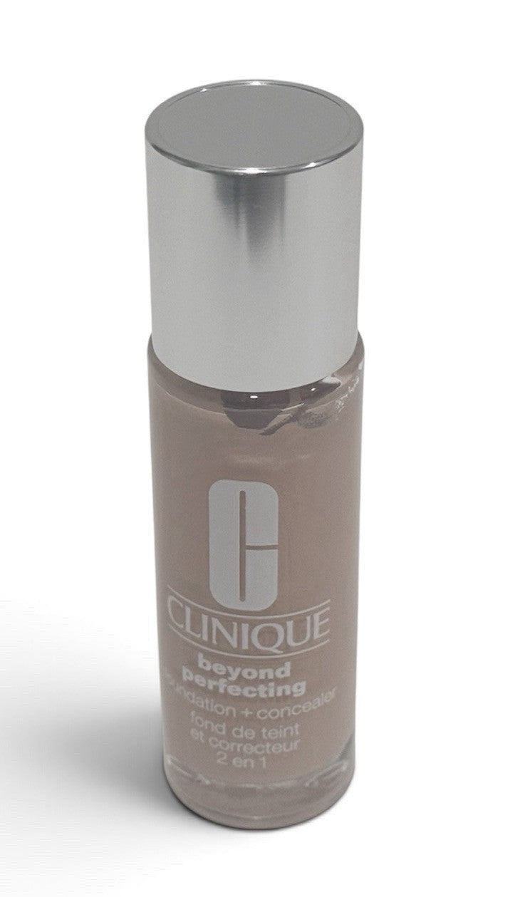 Clinique Beyond Perfecting Foundation + Concealer Albaster 1oz/30mL New In Box1