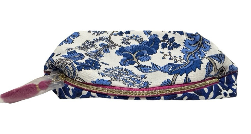 Estee Lauder Makeup Bag.  Bag Fabric Is Made From Recycled Materials.  New2